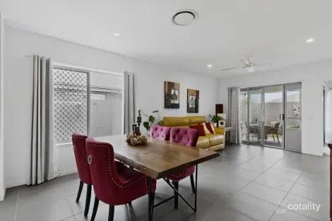 Property photo of 8 Dunstan Crescent Strathpine QLD 4500