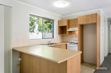 Property photo of 2/164 Frank Street Labrador QLD 4215