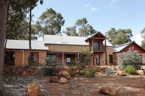 23 Blissett Dr, Bedfordale, WA 6112