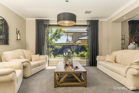 Property photo of 18 Traminer Row Werribee VIC 3030