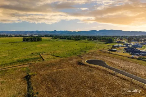 Property photo of 7 Edwards Close Bombira NSW 2850