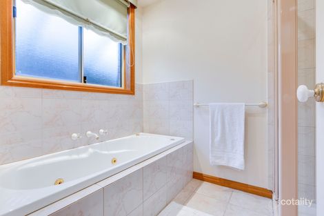 Property photo of 14 Glenbruar Drive Hillside VIC 3037