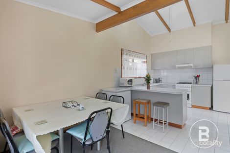 Property photo of 1/4 Hedley Court White Hills VIC 3550