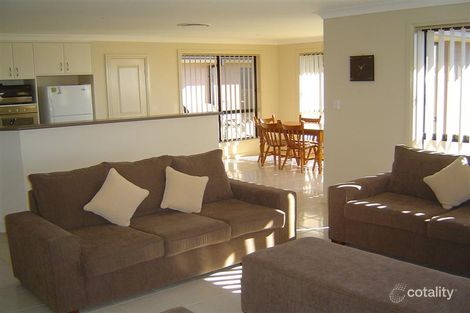 Property photo of 27 Lakeside Circuit Dubbo NSW 2830