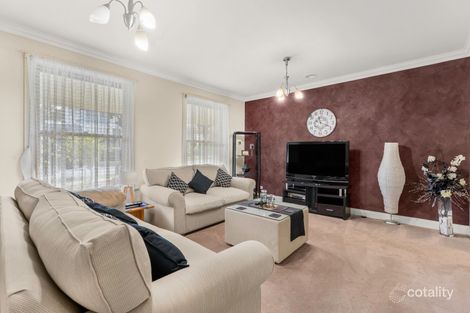 Property photo of 32 Cambridge Drive Berwick VIC 3806