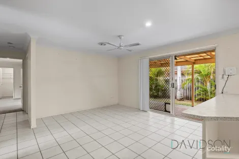 Property photo of 12 Angelia Lane Merrimac QLD 4226