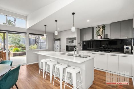 Property photo of 11 Cottingley Place Swan View WA 6056