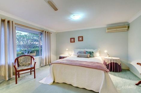 Property photo of 8 Yarraman Place Forest Lake QLD 4078