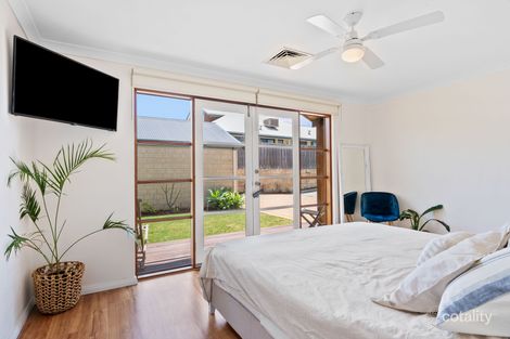 Property photo of 15 Marloo Lane Quinns Rocks WA 6030