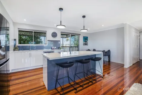 15 Lintone St, Kallangur, QLD 4503