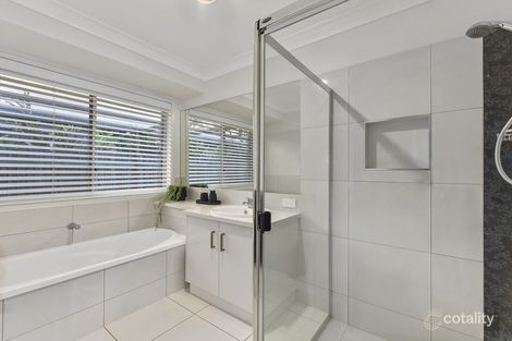 Property photo of 22 Brimblecombe Drive Middle Ridge QLD 4350