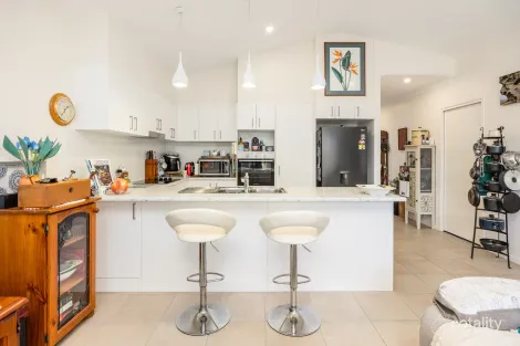 Property photo of 109/2-20 Island View Drive Urangan QLD 4655