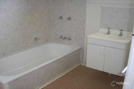 Property photo of 6 Young Street Riverview QLD 4303