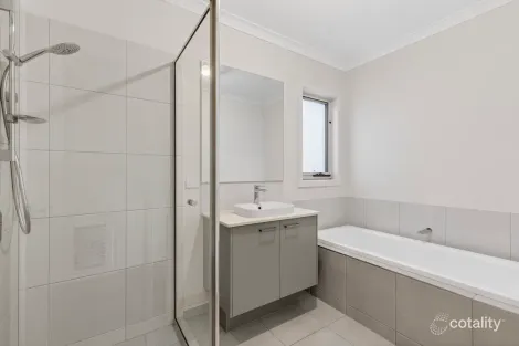 Property photo of 19 Elegante Road St Leonards VIC 3223