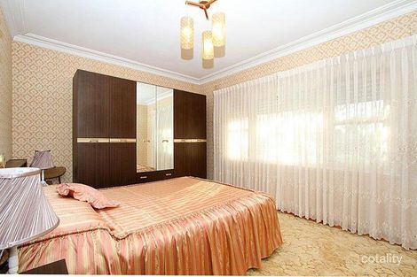 Property photo of 19 Hughes Parade Reservoir VIC 3073