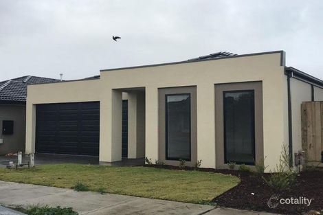 Property photo of 15 Mossey Crescent Cranbourne East VIC 3977