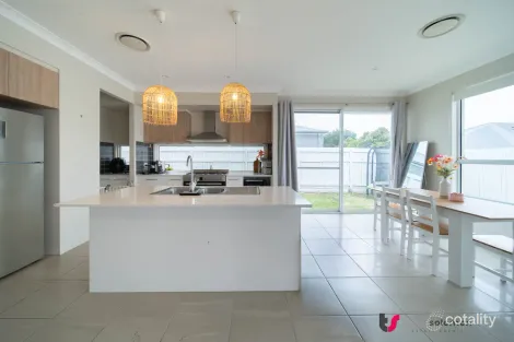 Property photo of 35 Tambor Crescent Pallara QLD 4110