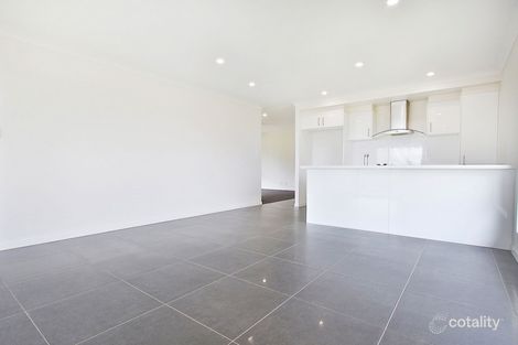 Property photo of 15 Chatswood Court Deebing Heights QLD 4306