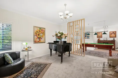 Property photo of 4/104 Grand Promenade Doubleview WA 6018