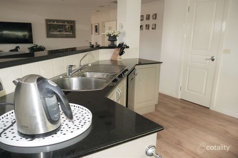 Property photo of 3 Lonsdale Square Kialla VIC 3631