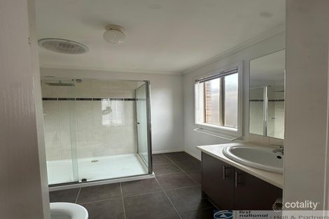 Property photo of 5 Lorikeet Court Pakenham VIC 3810