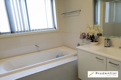 Property photo of 5 Three Bees Drive Glenfield NSW 2167