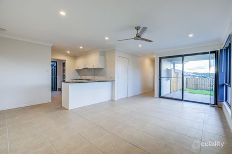 Property photo of 1/2 Haystack Close Park Ridge QLD 4125