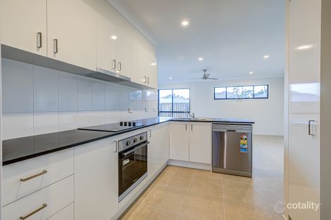 Property photo of 1/2 Haystack Close Park Ridge QLD 4125