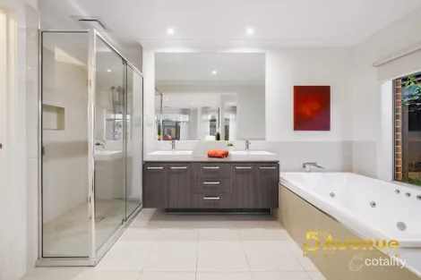 Property photo of 8 Cubbie Way Clyde North VIC 3978