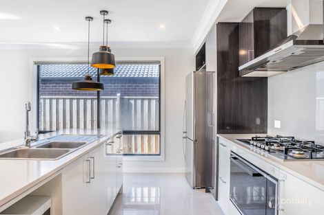 Property photo of 91 Castillo Avenue Clyde North VIC 3978