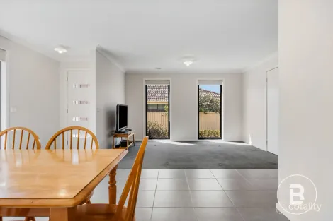 Property photo of 2/5 Verdon Street Sebastopol VIC 3356