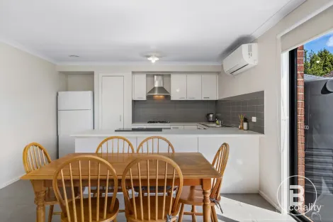 Property photo of 2/5 Verdon Street Sebastopol VIC 3356