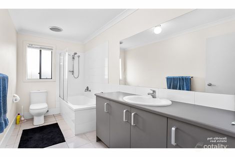 Property photo of 2 Clint Close Gracemere QLD 4702