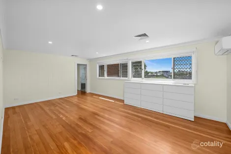 Property photo of 64 Waitomo Street Broadbeach Waters QLD 4218