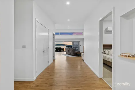 Property photo of 23 Marks Parade Marks Point NSW 2280