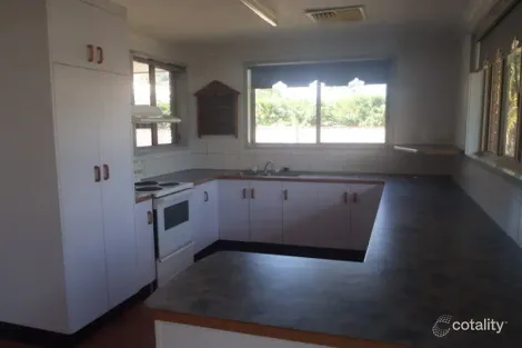 Property photo of 11 Eubar Place Emerald QLD 4720