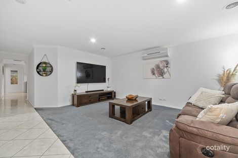 Property photo of 28 Manchester Drive Skye VIC 3977