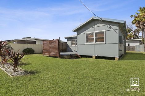 15 Third Ave, Toukley, NSW 2263