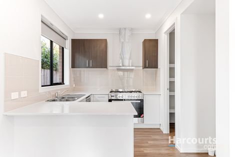 Property photo of 2/49 Cranbourne Drive Cranbourne VIC 3977