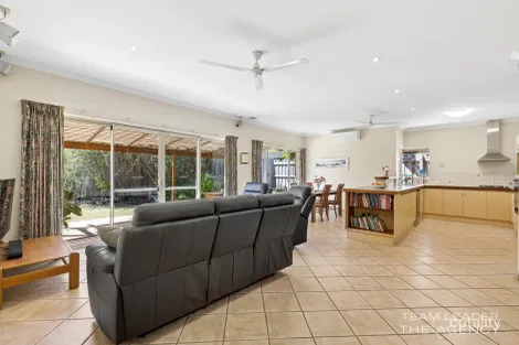 Property photo of 12 Malibu Point Halls Head WA 6210