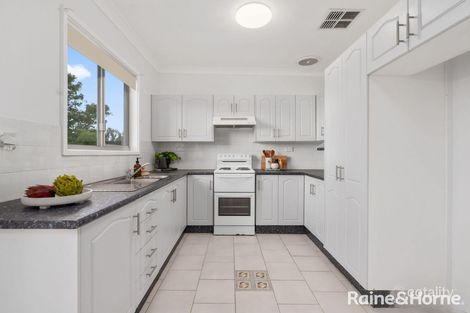 Property photo of 19 Calverton Crescent Belmont North NSW 2280