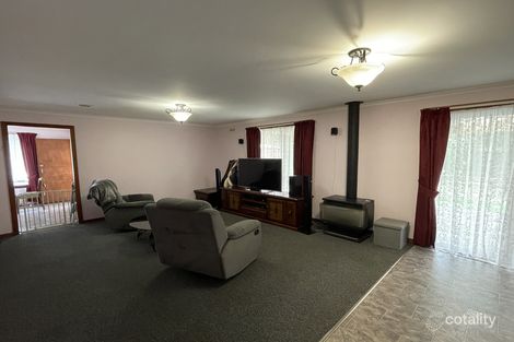 Property photo of 1 Lions Court Sale VIC 3850