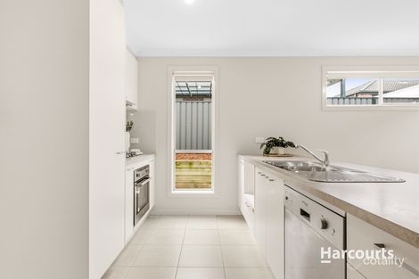 Property photo of 20 Pointer Drive Pakenham VIC 3810