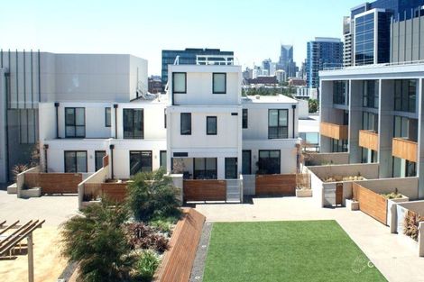 220/9 Wharf St, Docklands, VIC 3008