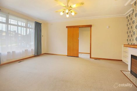 Property photo of 8 Gordonia Court Ballarat North VIC 3350