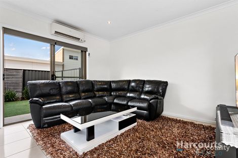 Property photo of 2/10 Bursaria Place Craigieburn VIC 3064