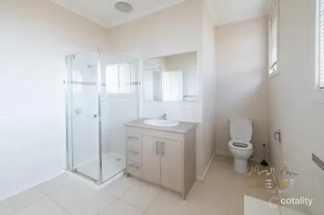 Property photo of 3/1A Thorogood Court Taylors Lakes VIC 3038