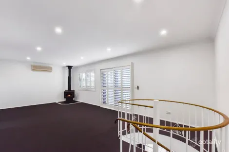 Property photo of 41 Hillside Drive Berkeley Vale NSW 2261