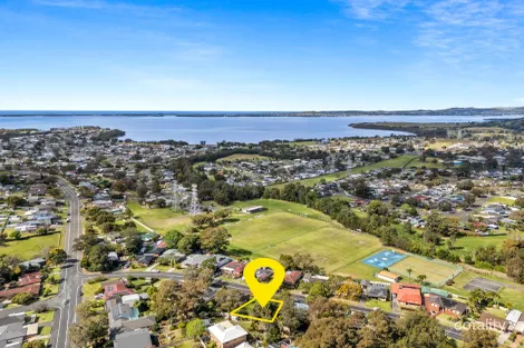 8 ROBERT ST, KANAHOOKA, NSW 2530