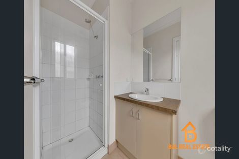 Property photo of 13 Horseshoe Circuit Truganina VIC 3029
